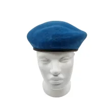 Берет бесшовный голубой